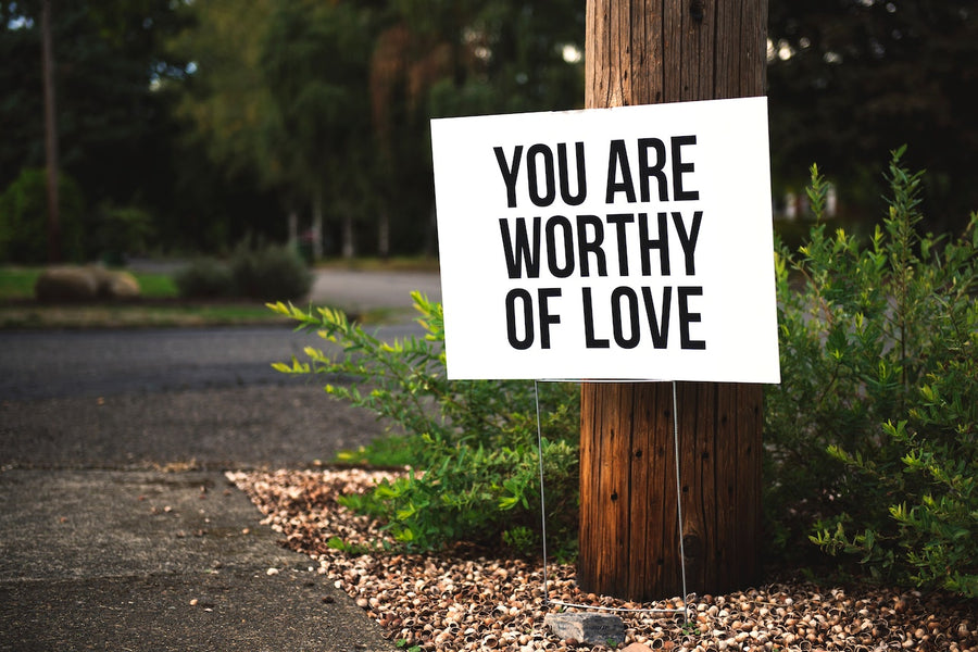 Psiholog Iasi, Importanța iubirii de sine: o călătorie către o viață mai implinită